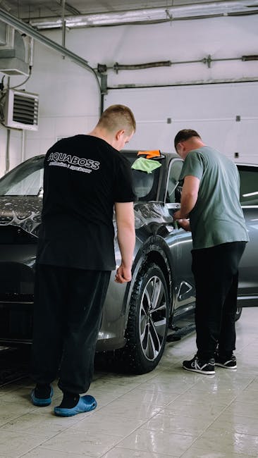 Turbină eoliană în construcție pe o platformă offshore